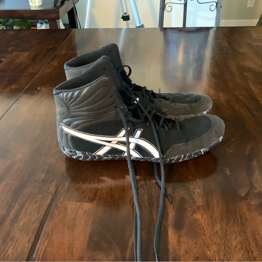 Asics Aggressor 5 Men’s Wrestling Shoes. Gem
